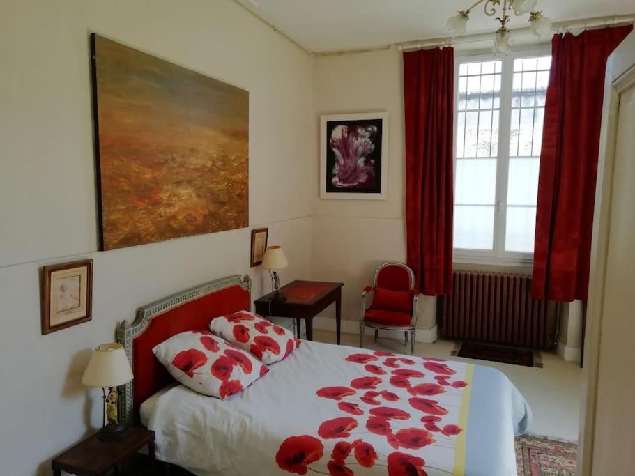 Ancien Presbytere Au Coeur Du Village Mauvezin  Экстерьер фото