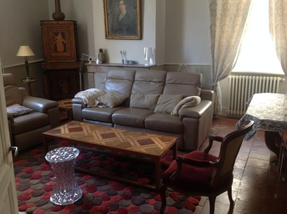 Ancien Presbytere Au Coeur Du Village Mauvezin  Экстерьер фото