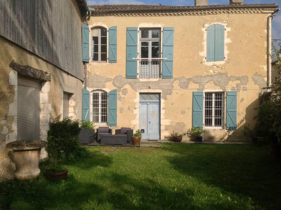 Ancien Presbytere Au Coeur Du Village Mauvezin  Экстерьер фото